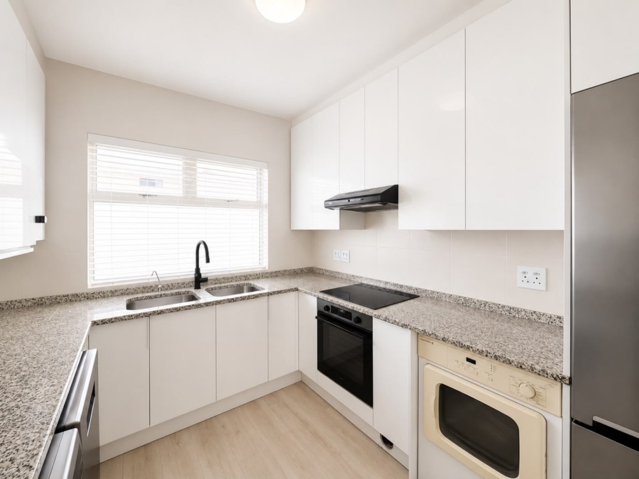 To Let 2 Bedroom Property for Rent in Sea Point Western Cape